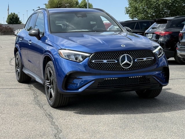 2025 Mercedes Benz GLC 300 photo 4