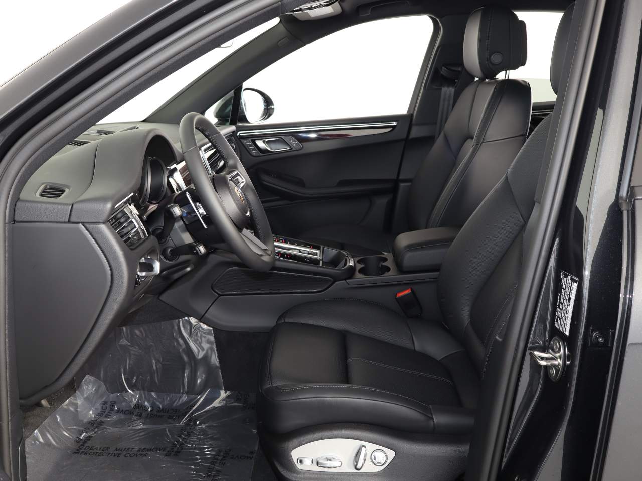 2025 Porsche Macan photo 14