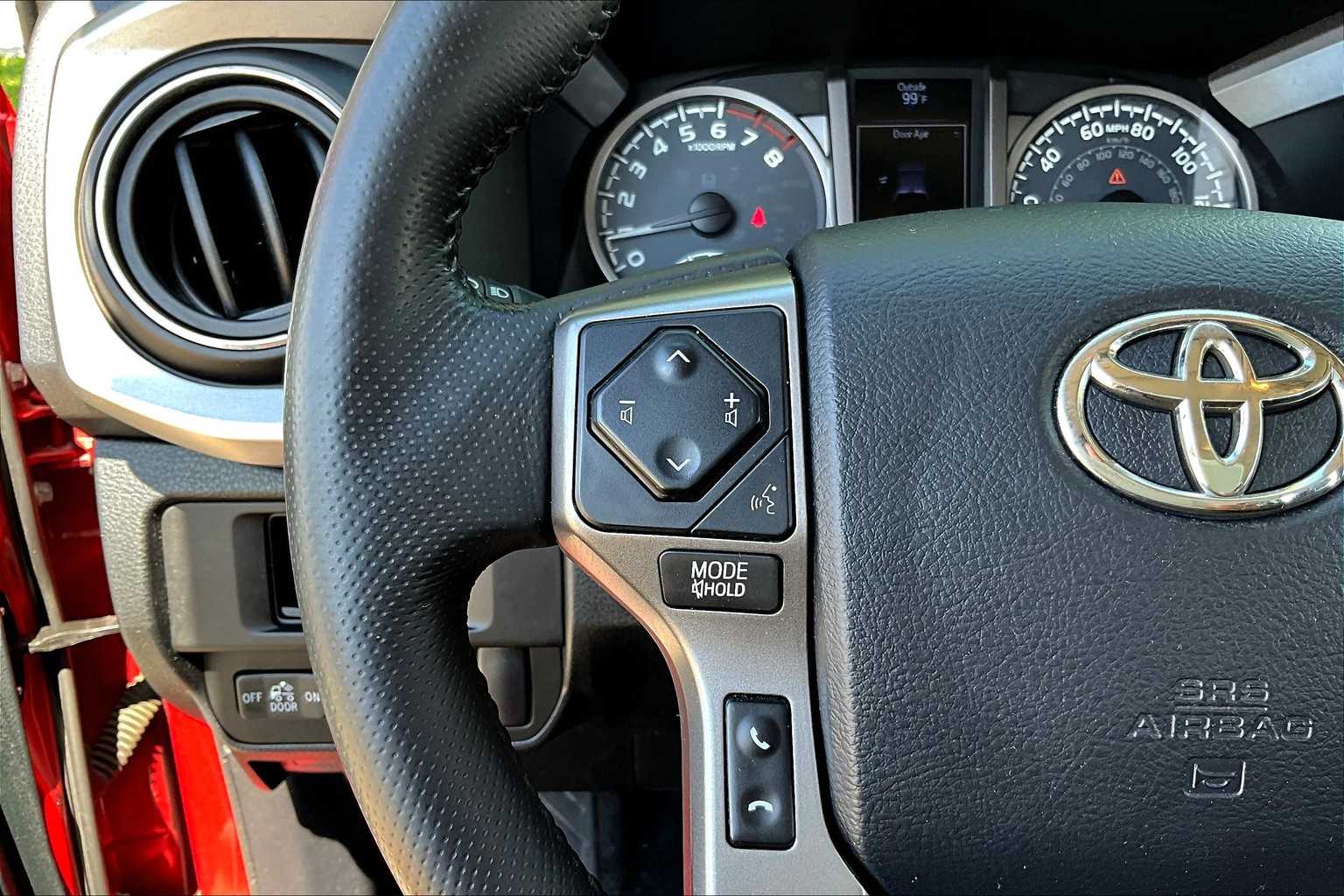2017 Toyota Tacoma SR5 photo 20