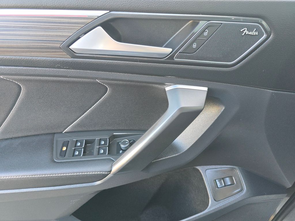 2022 Volkswagen Tiguan SEL Premium R-Line photo 26