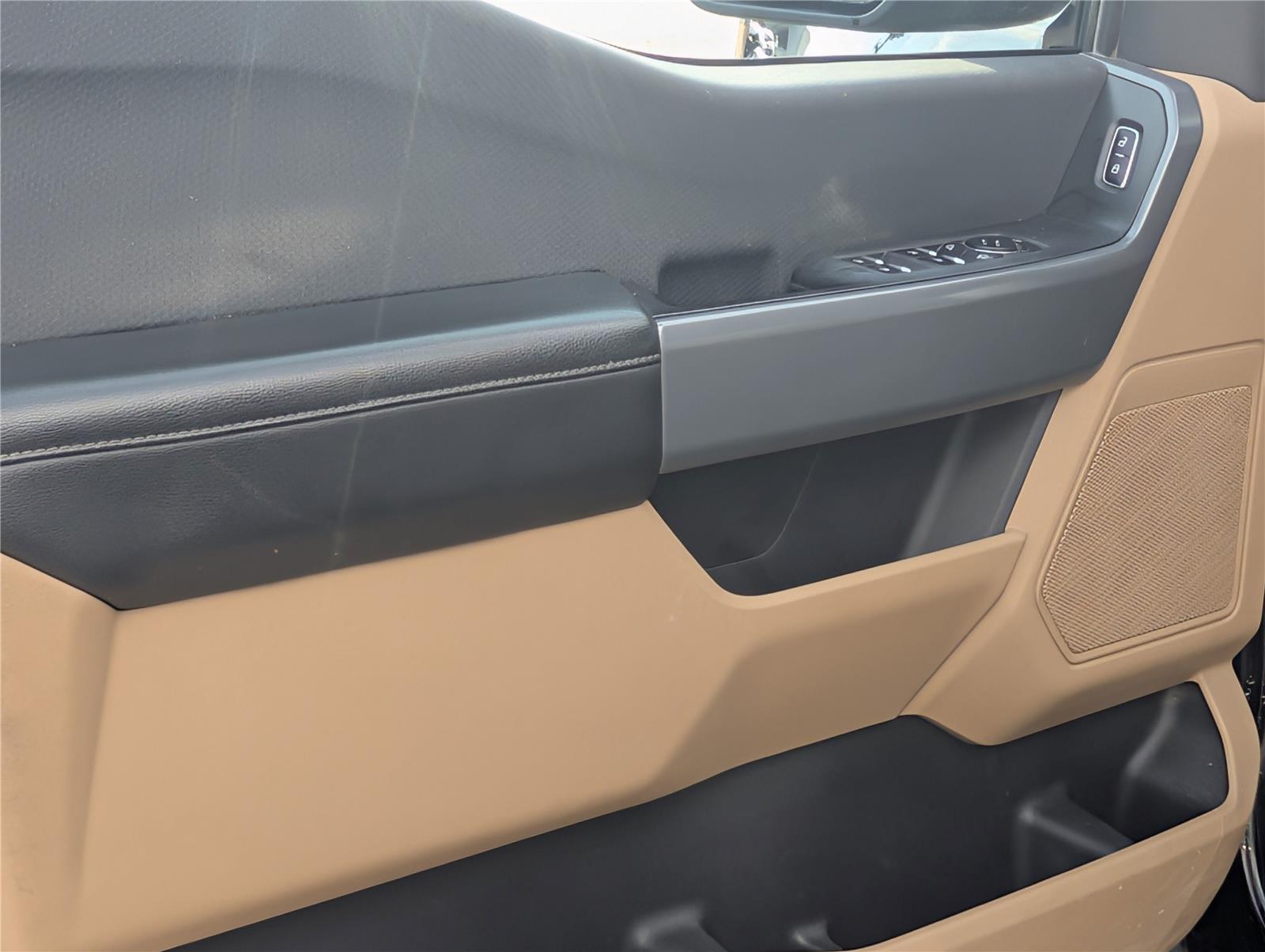 2023 Ford F-150 XLT photo 13