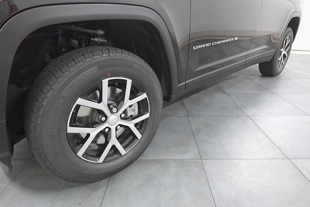 2025 Jeep Grand Cherokee Limited photo 31