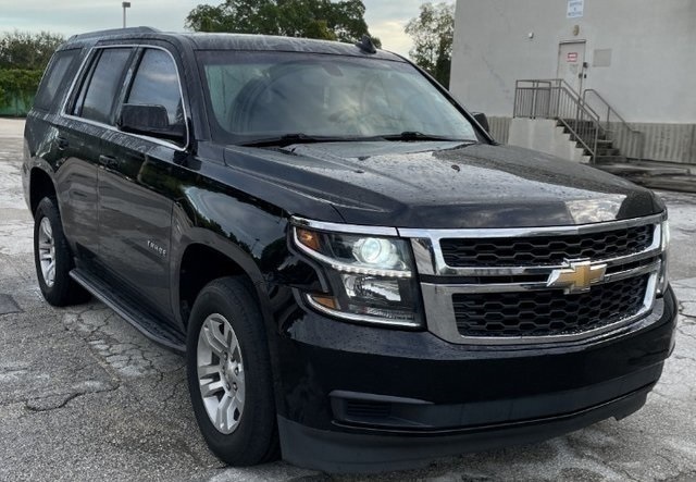 2017 Chevrolet Tahoe LS photo 5