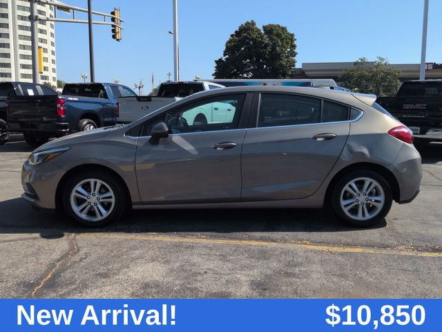 2017 Chevrolet Cruze LT photo 5