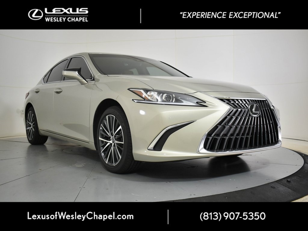 2025 Lexus ES 350's photo
