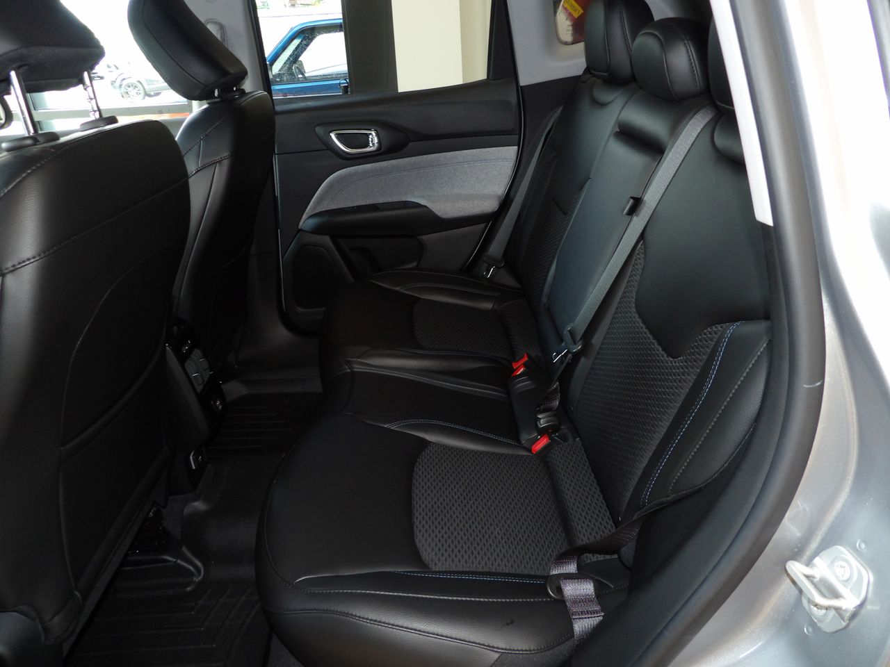 2022 Jeep Compass Latitude photo 22