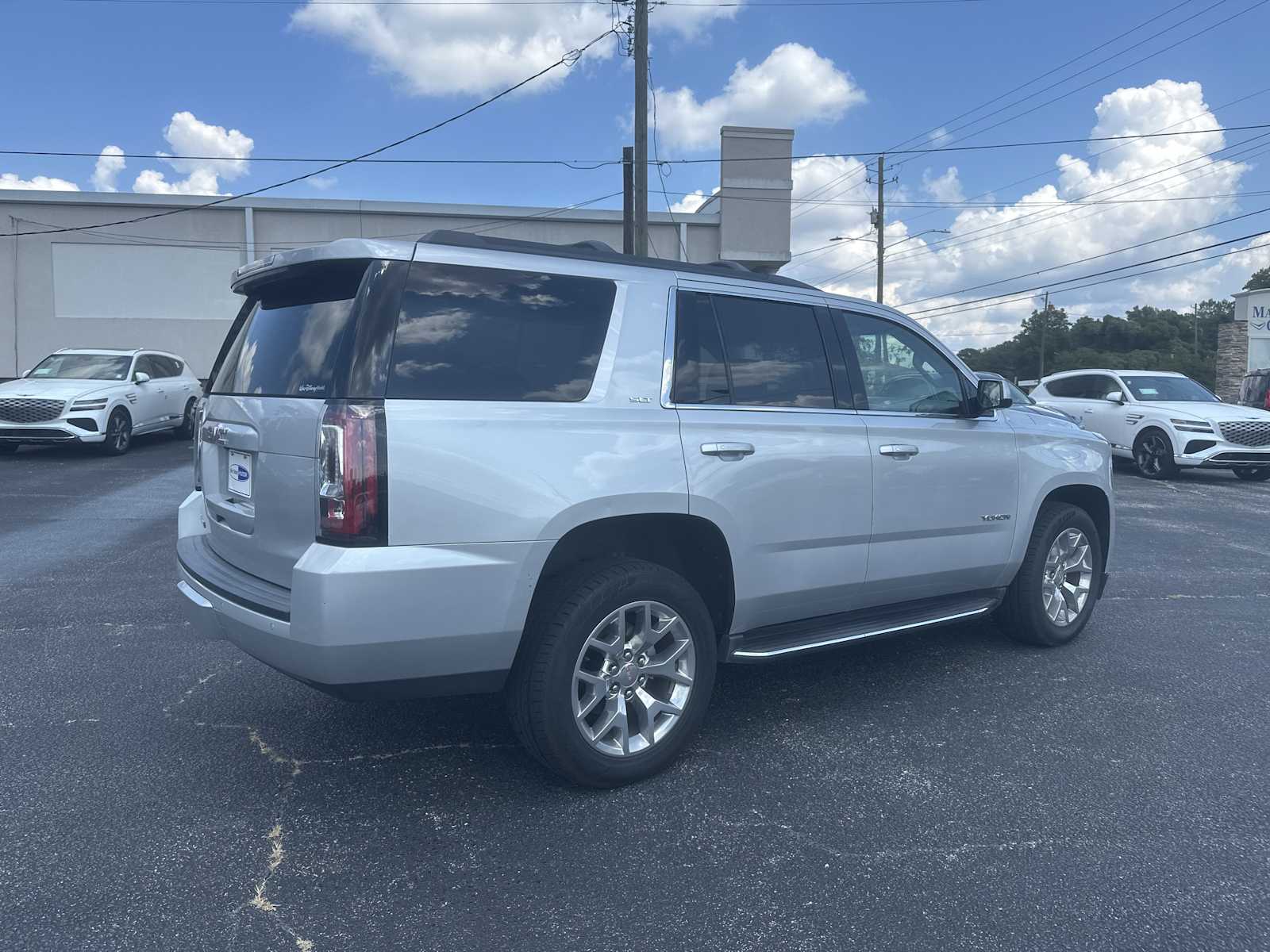 2017 Gmc Yukon SLT photo 4