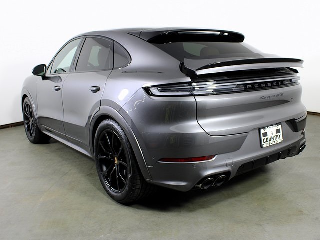2026 Porsche Cayenne GTS Coupe photo 3