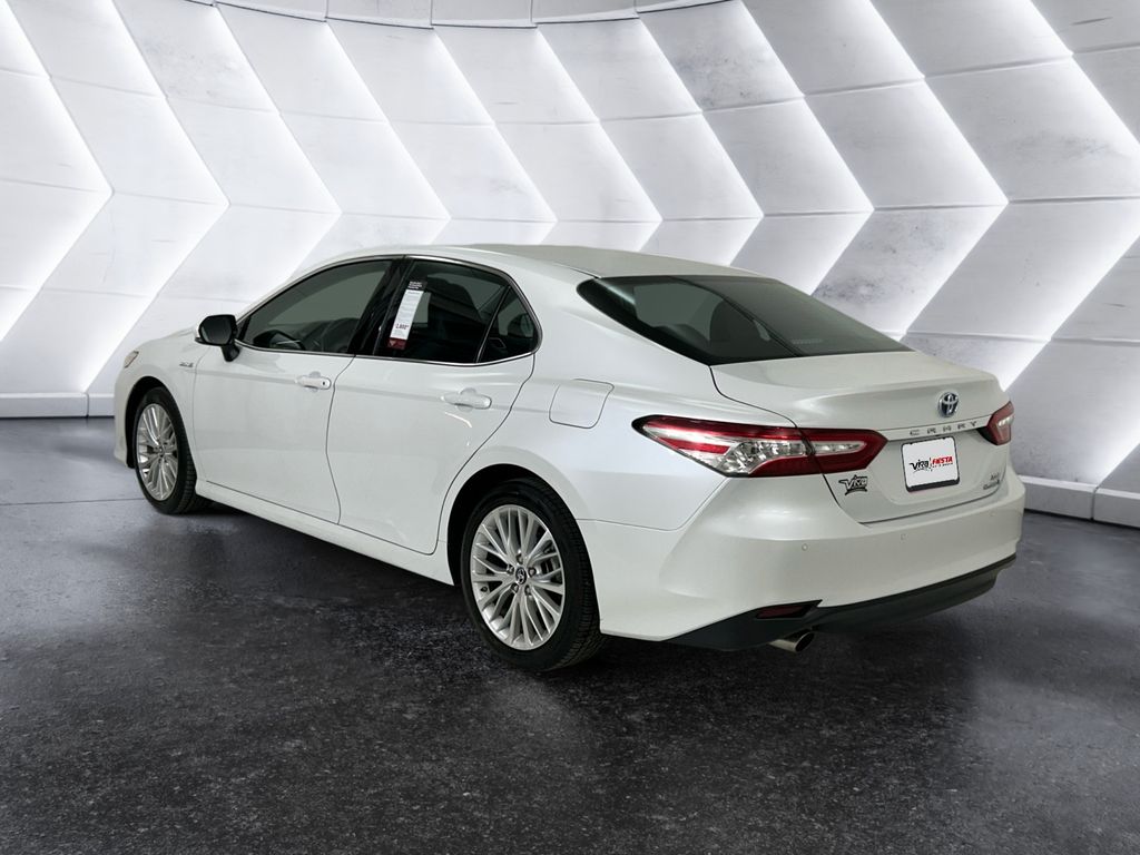 2018 Toyota Camry Hybrid XLE photo 4