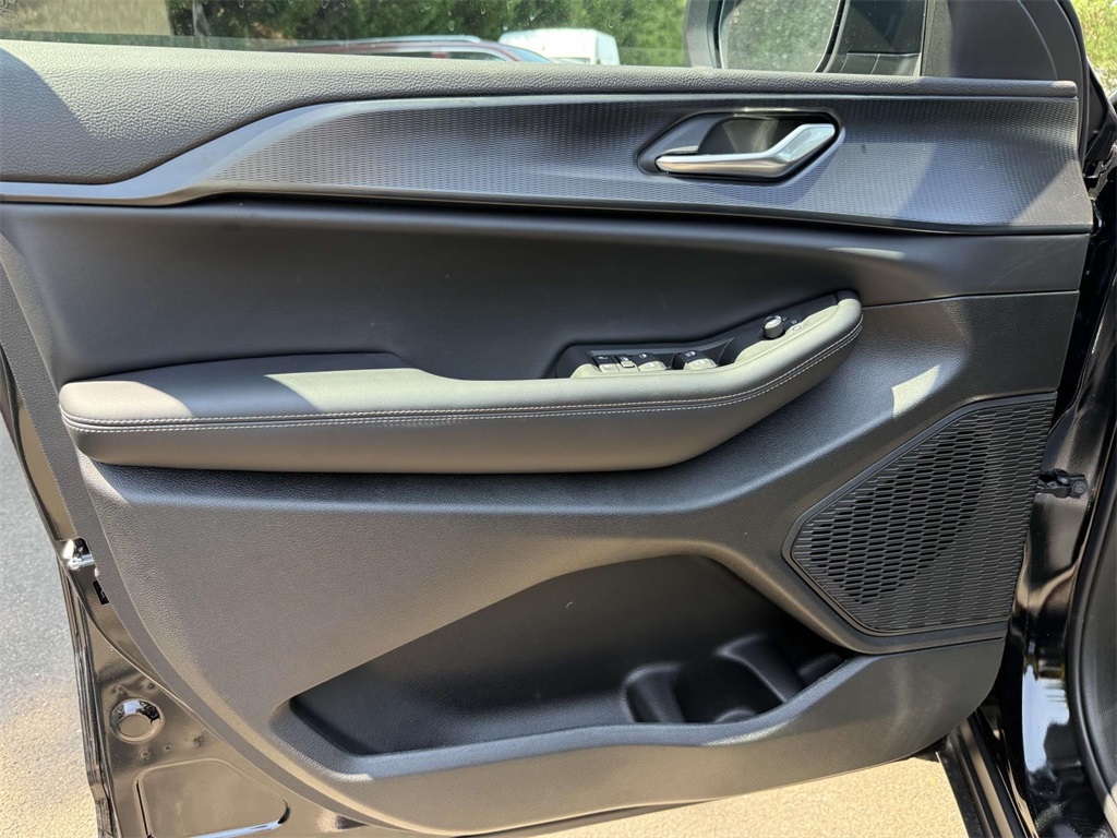 2025 Jeep Grand Cherokee Laredo X photo 24