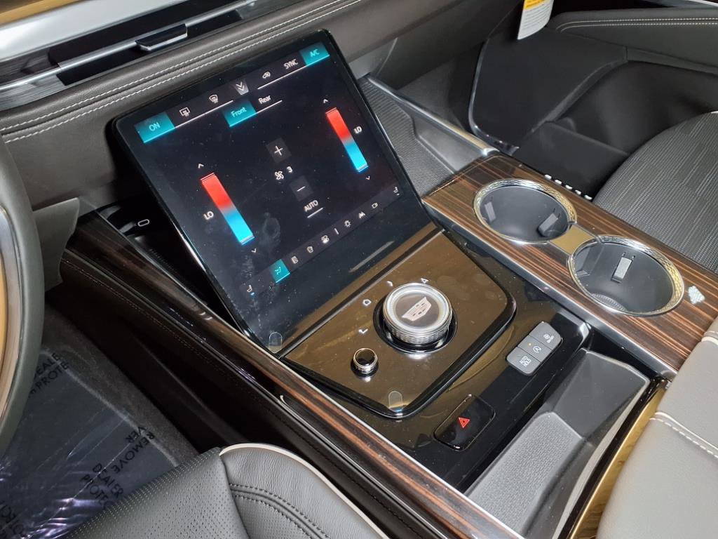 2025 Cadillac Escalade ESV Premium Luxury photo 17