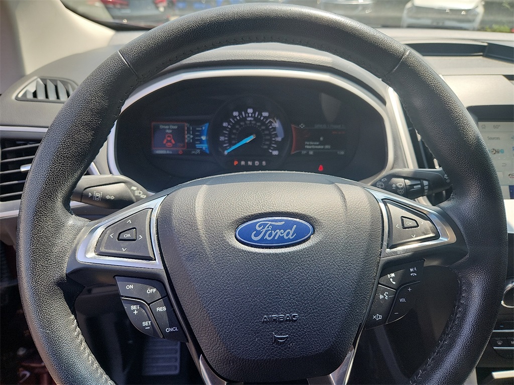 2020 Ford Edge SEL photo 18