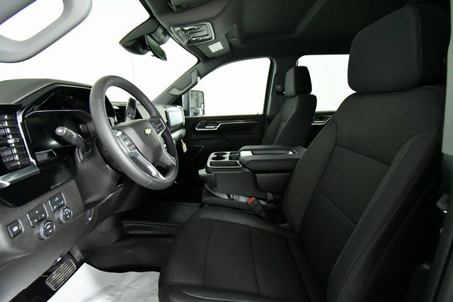 2026 Chevrolet Silverado 2500HD LT photo 4