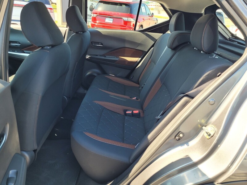 2020 Nissan Kicks SR photo 4