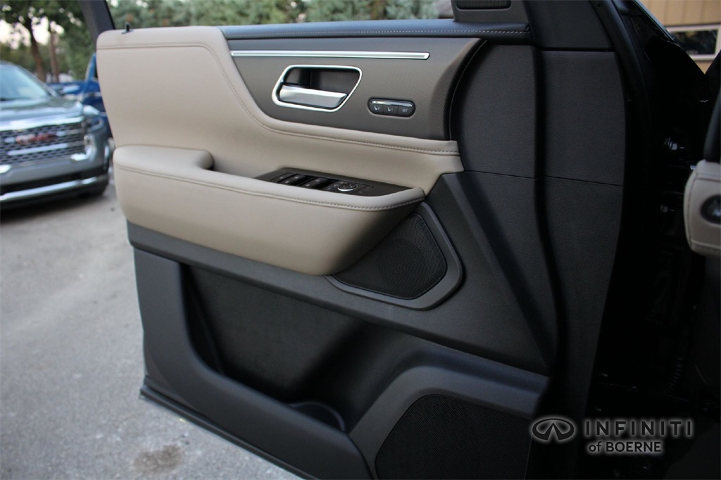 2026 Infiniti QX80 Pure photo 11