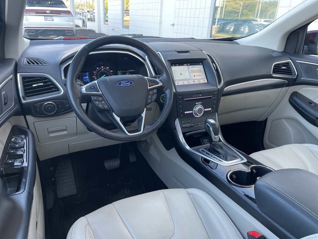2017 Ford Edge Titanium photo 12