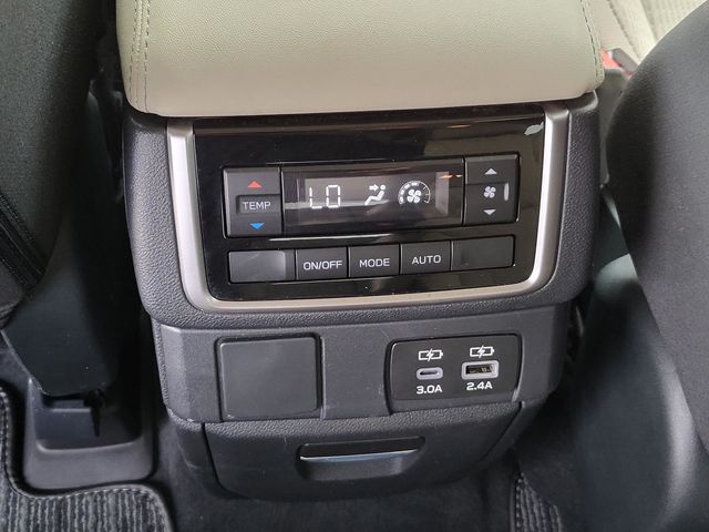 2024 Subaru Ascent Premium photo 9
