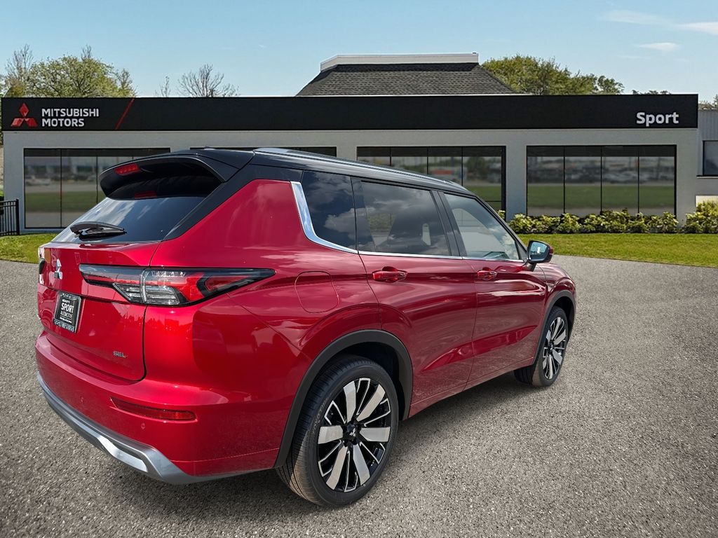 2025 Mitsubishi Outlander SEL photo 3
