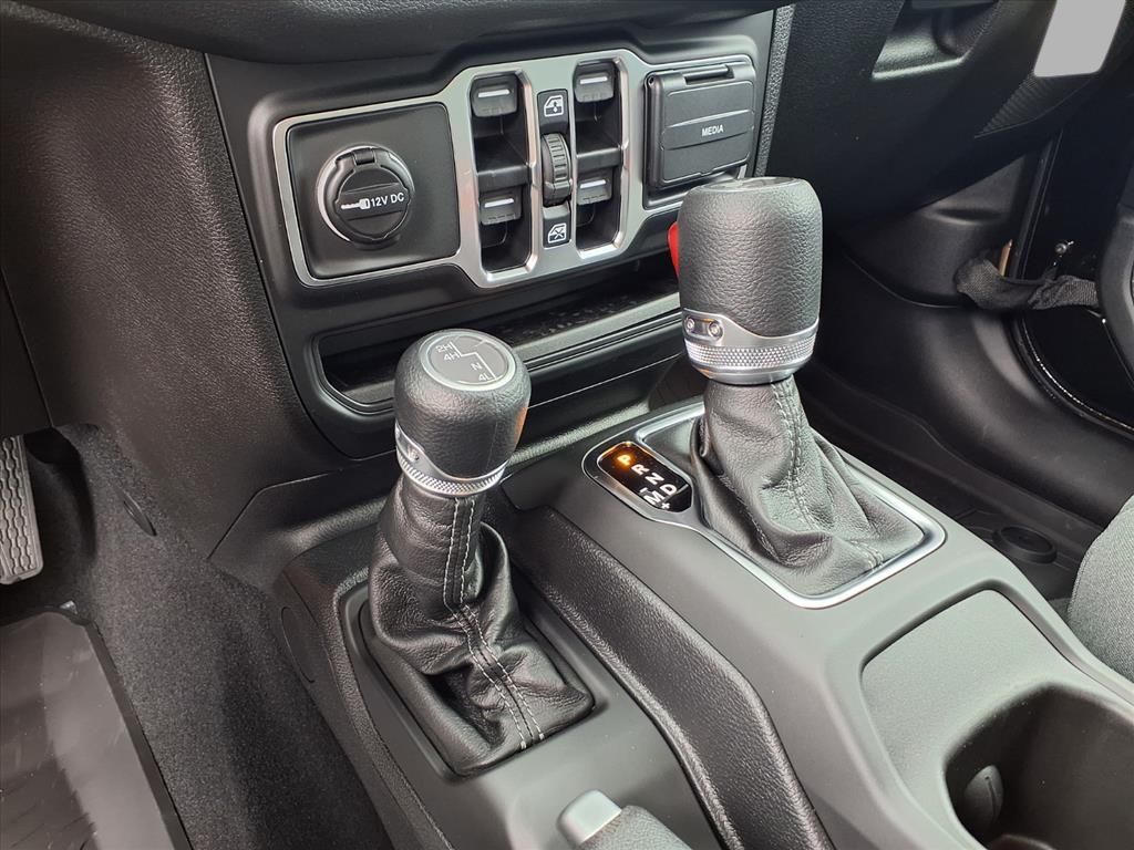 2025 Jeep Wrangler Sport S photo 9