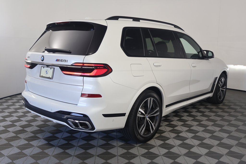 2025 Bmw X7 M60i photo 2