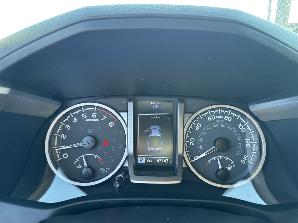 2022 Toyota Tacoma SR5 photo 21