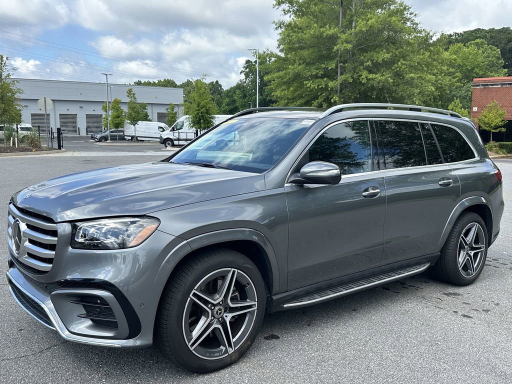 2025 Mercedes Benz GLS 450 4MATIC photo 4