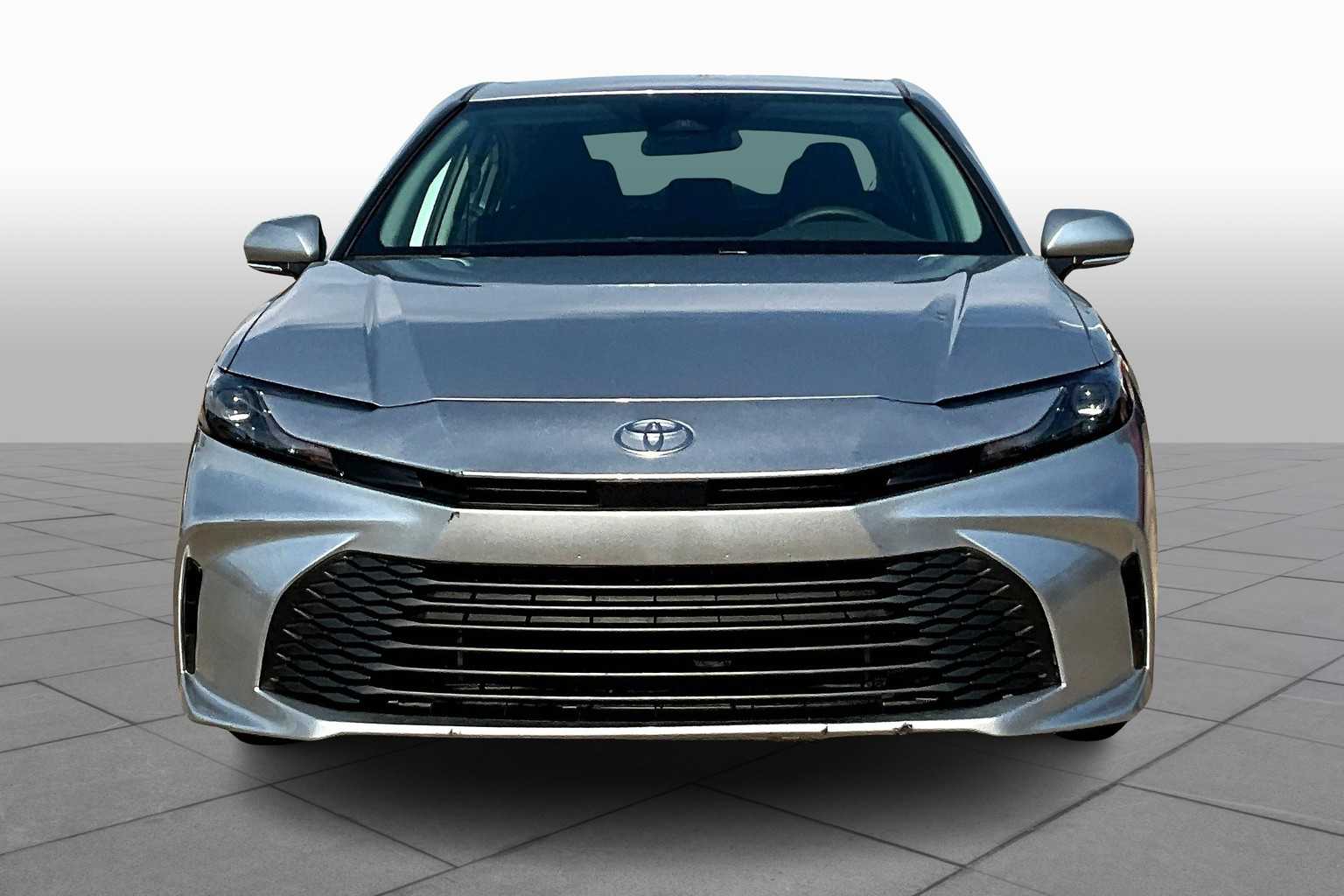 2025 Toyota Camry LE photo 3