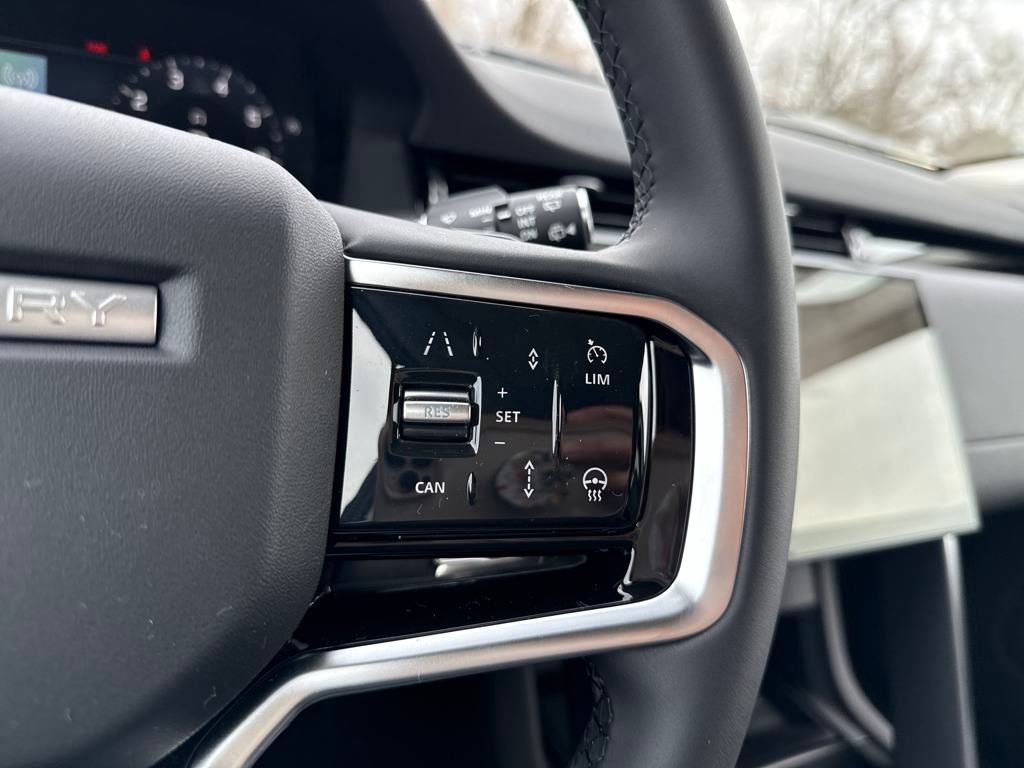 2025 Land Rover Discovery Sport S photo 22
