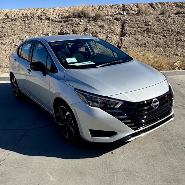 2025 Nissan Versa SR photo 3