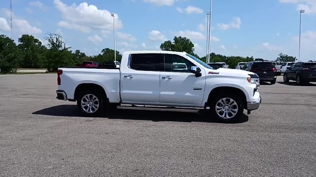 2025 Chevrolet Silverado 1500 LTZ photo 9