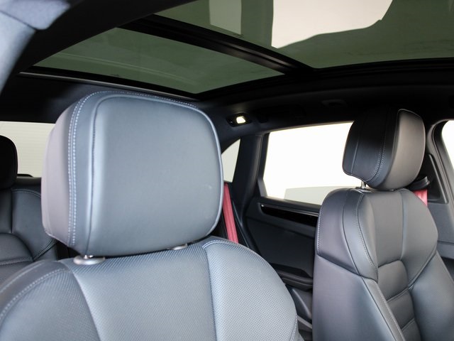2025 Porsche Macan S photo 29