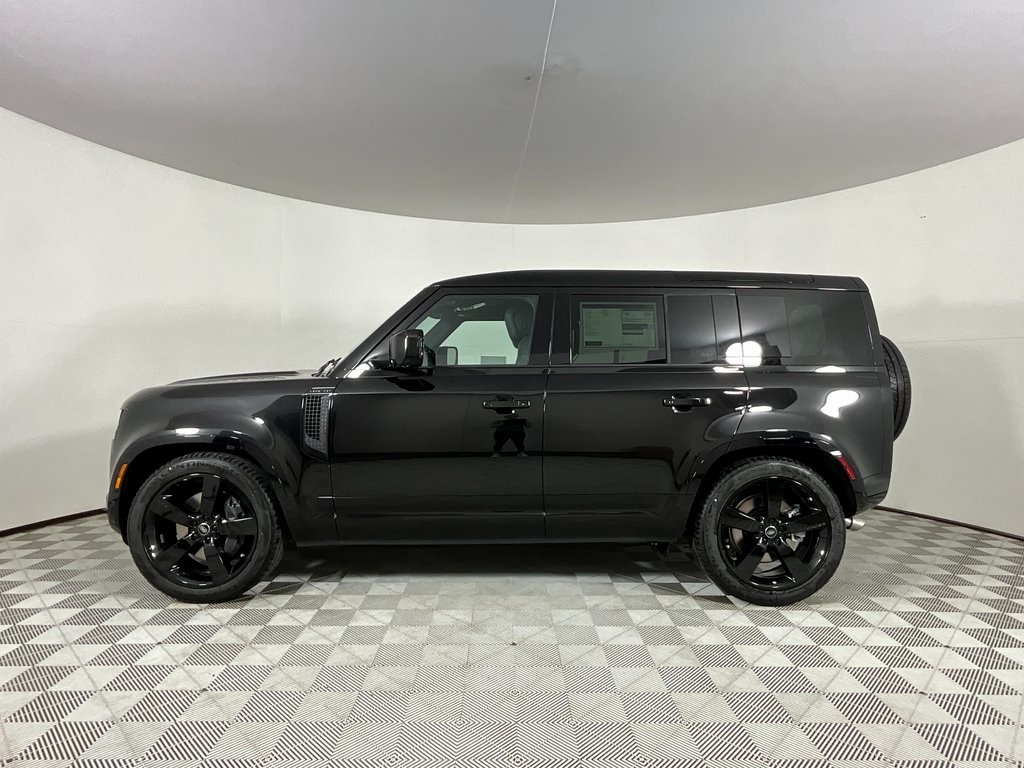 2025 Land Rover Defender 110 X-Dynamic SE photo 3