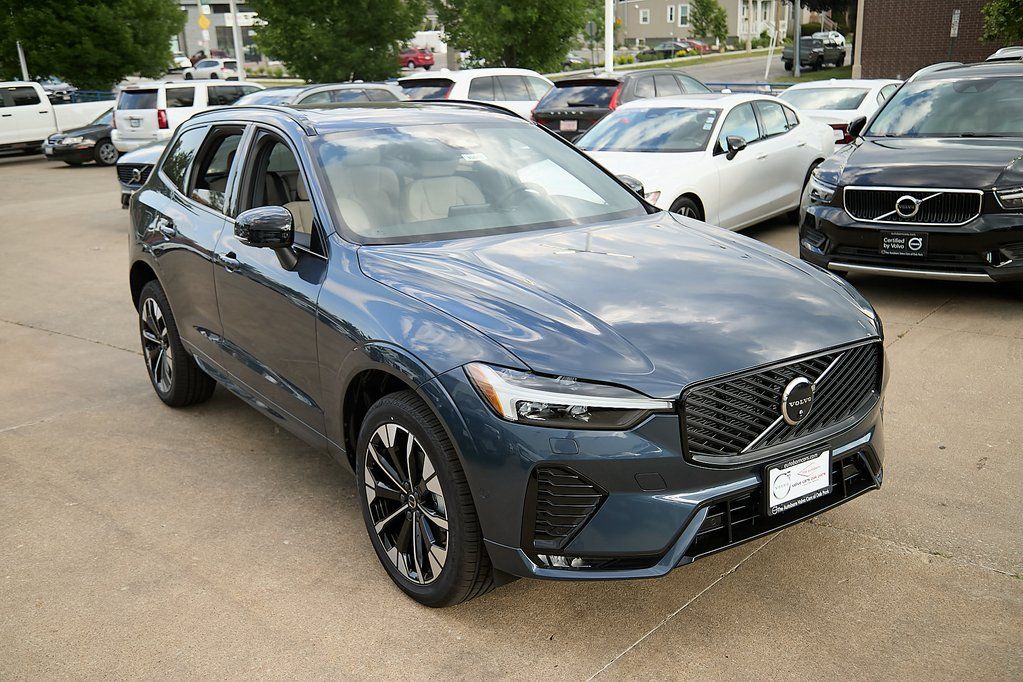 2026 VOLVO XC60 - Image 3
