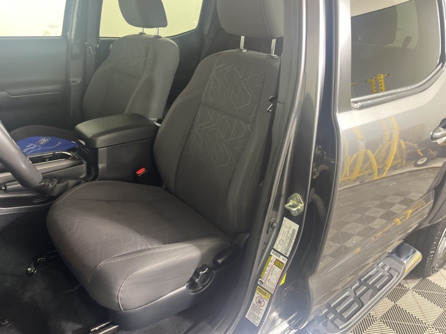 2017 Toyota Tacoma TRD Sport photo 13