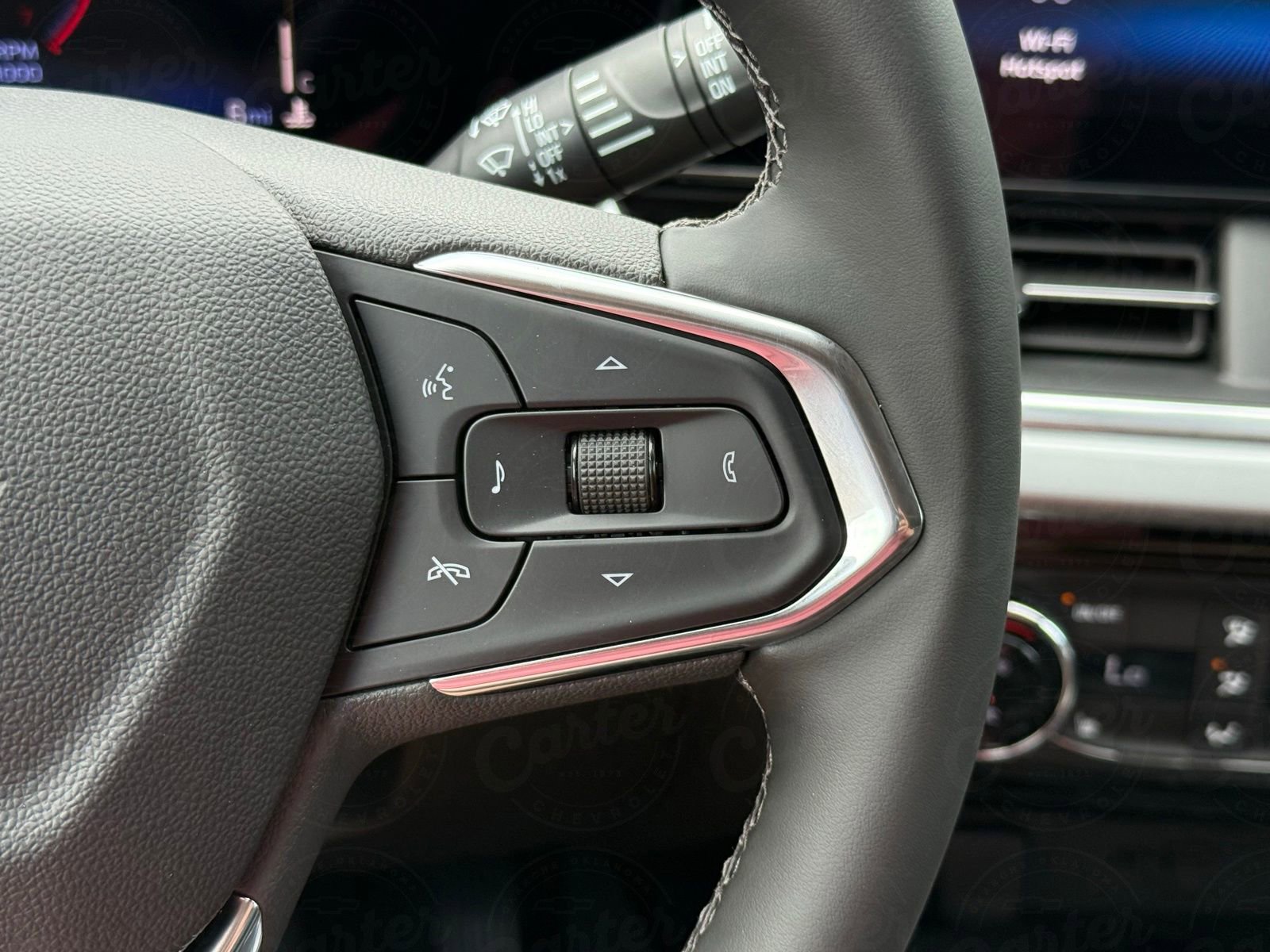 2025 Chevrolet Trax LT photo 16