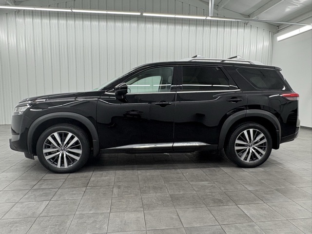 2022 Nissan Pathfinder Platinum photo 4