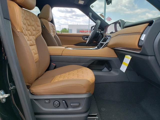 2025 Nissan Armada Platinum Reserve photo 17
