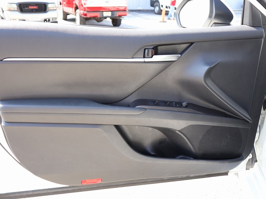 2024 Toyota Camry SE photo 19