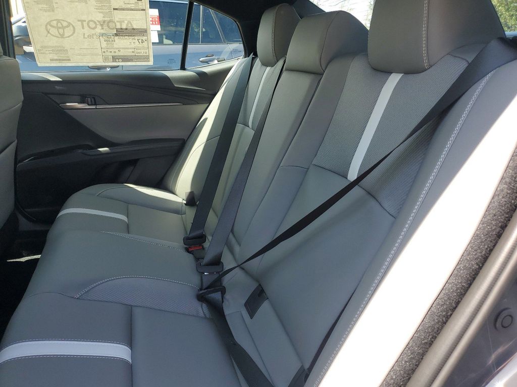 2025 Toyota Camry SE photo 16