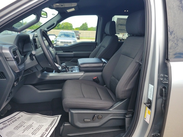 2025 Ford F-150 XLT photo 18