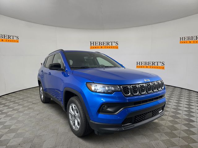 2025 Jeep Compass Latitude photo 3