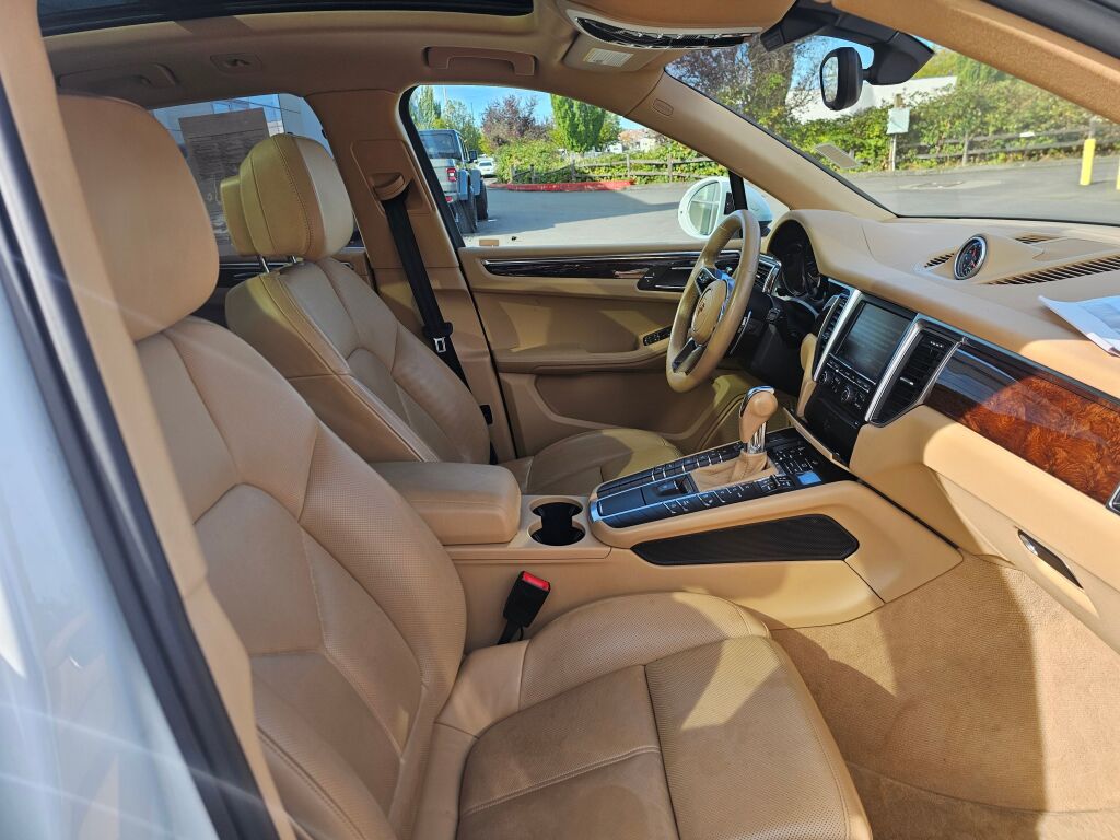 2015 Porsche Macan S photo 11