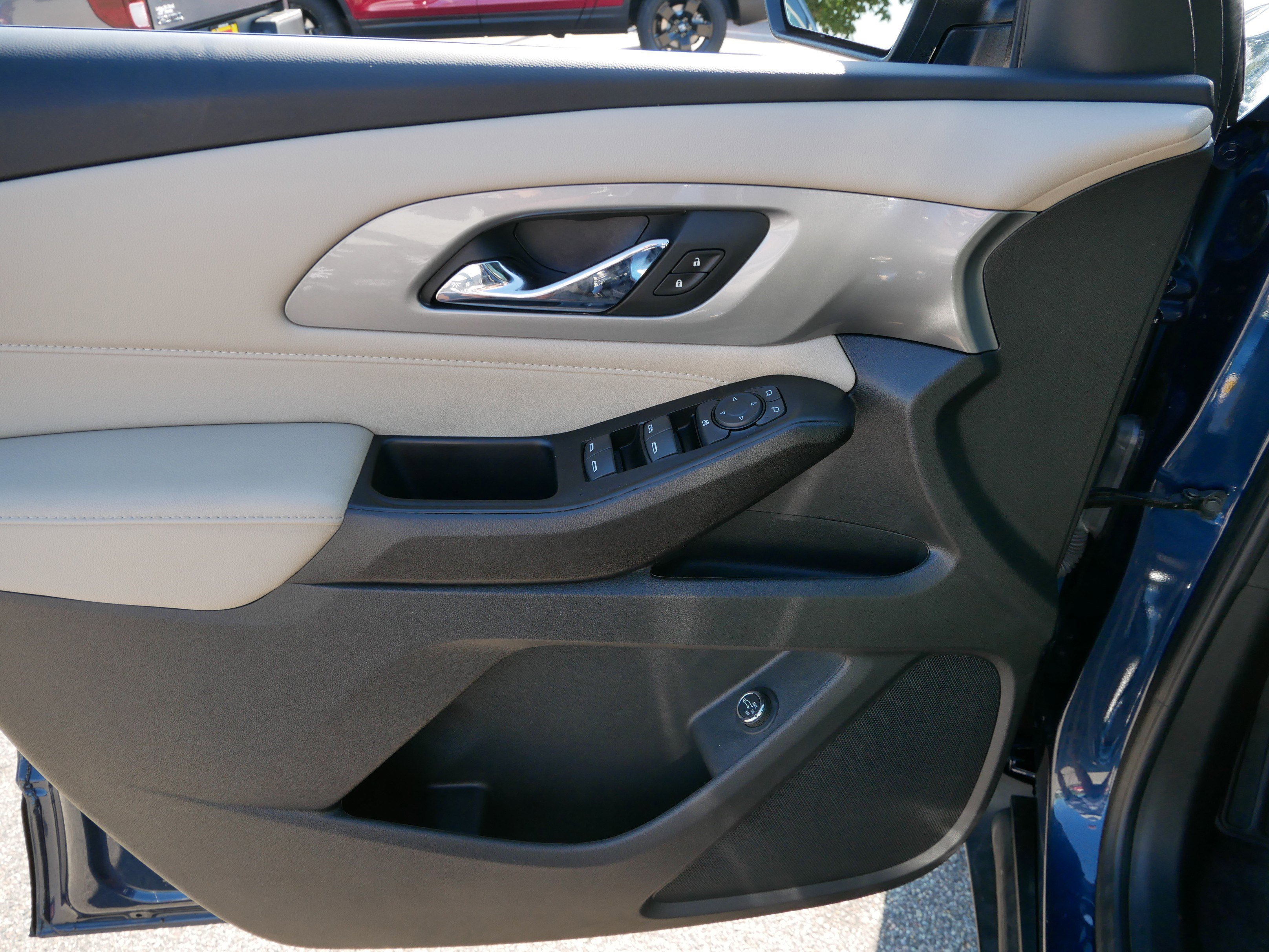 2023 Chevrolet Traverse Cloth photo 27