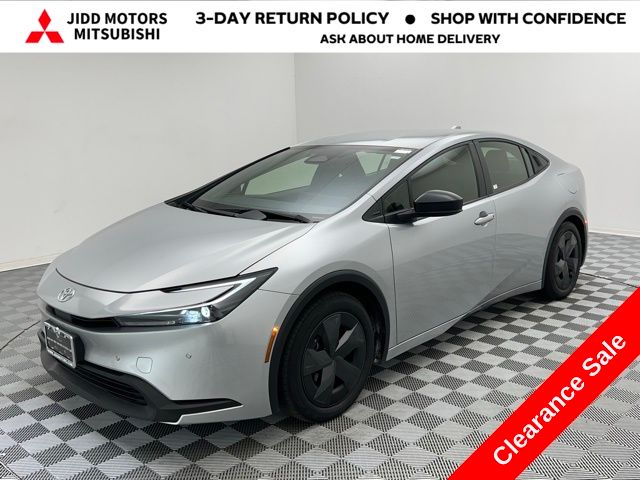 2024 Toyota Prius LE's photo