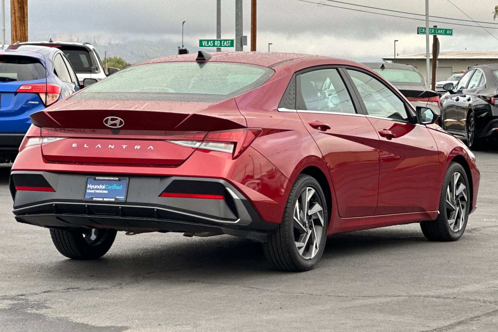 2025 Hyundai Elantra SEL Convenience photo 2