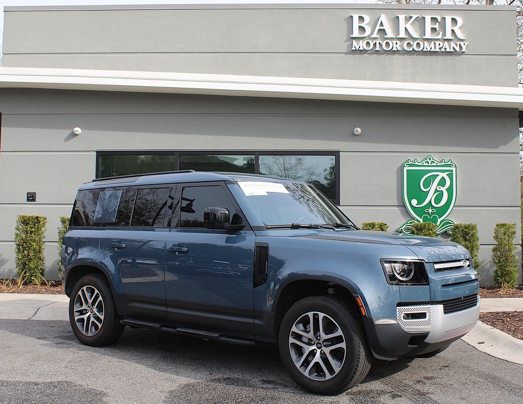 2021 Land Rover Defender SE's photo