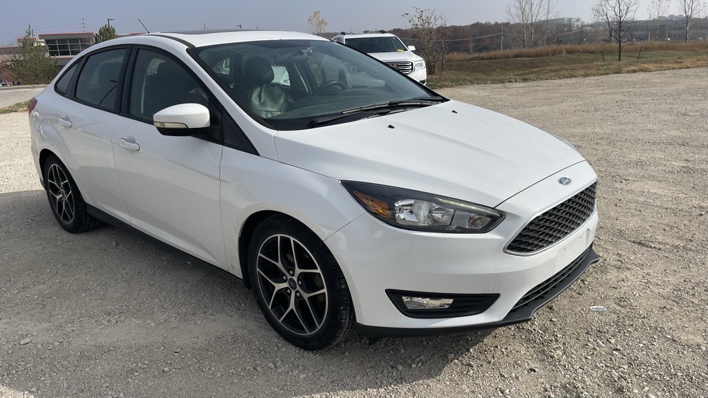 2018 Ford Focus SEL photo 3