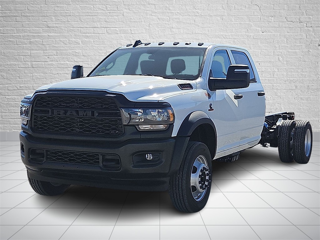 2024 Ram 5500 Tradesman photo 3