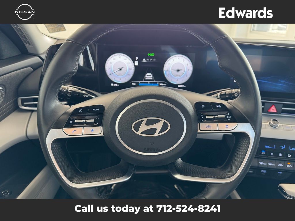 2024 Hyundai Elantra Limited photo 19