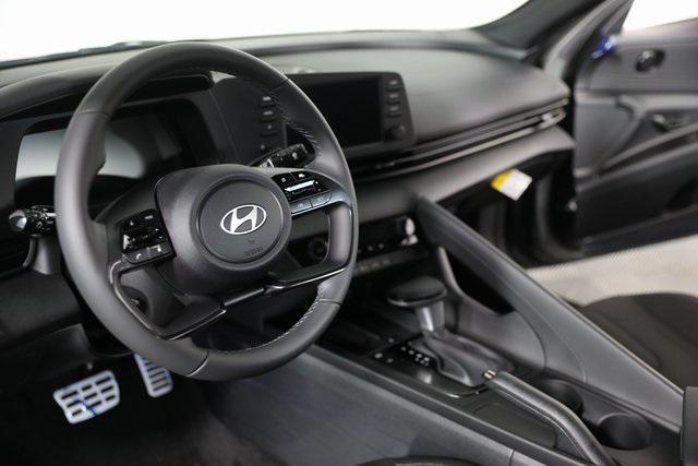 2025 Hyundai Elantra SEL Sport photo 11
